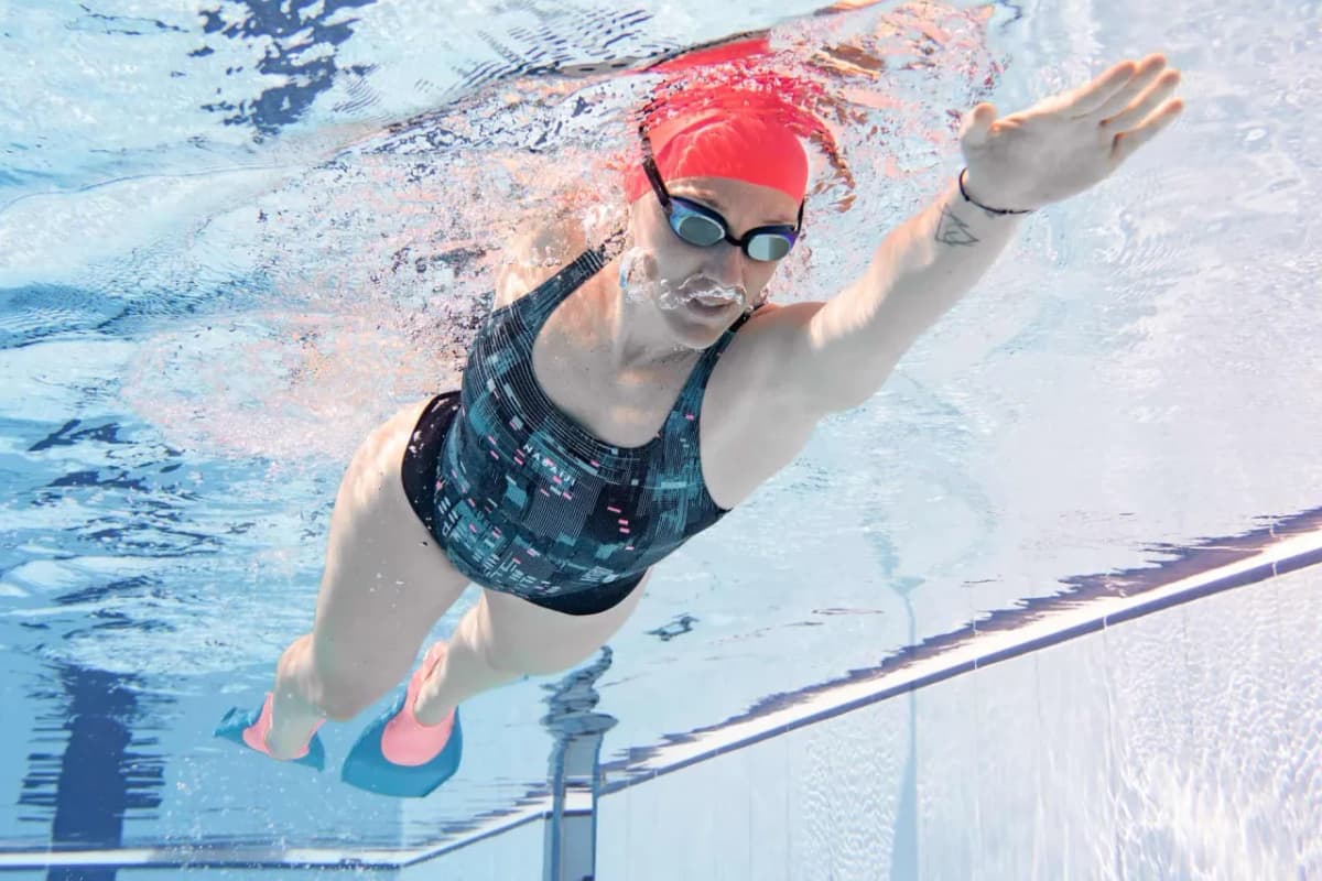 Jak nauczyć się pływać kraulem - skuteczne techniki dla początkujących Jak nauczyć się pływać kraulem - skuteczne techniki dla początkujących