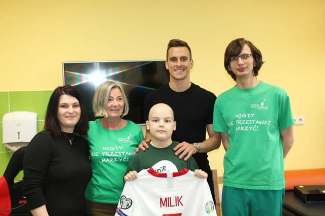 Arkadiusz Milik rodzina: jak bliscy wspierają jego karierę Arkadiusz Milik rodzina: jak bliscy wspierają jego karierę