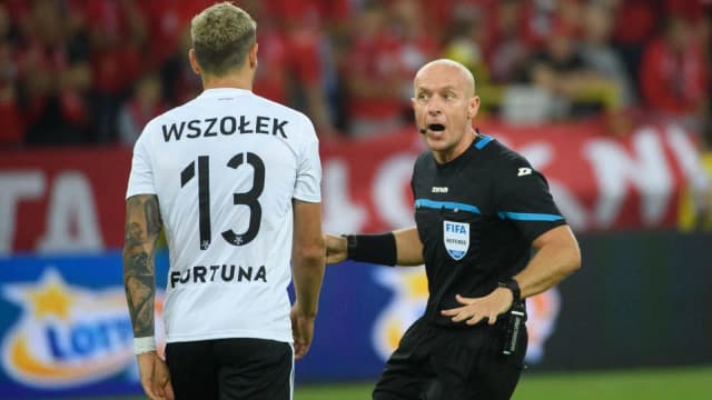 Zarobki sędziego Ekstraklasy - ile naprawdę zarabiają sędziowie? Zarobki sędziego Ekstraklasy - ile naprawdę zarabiają sędziowie?