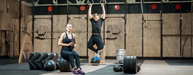 Crossfit czy warto? Odkryj zalety i wady tego treningu Crossfit czy warto? Odkryj zalety i wady tego treningu