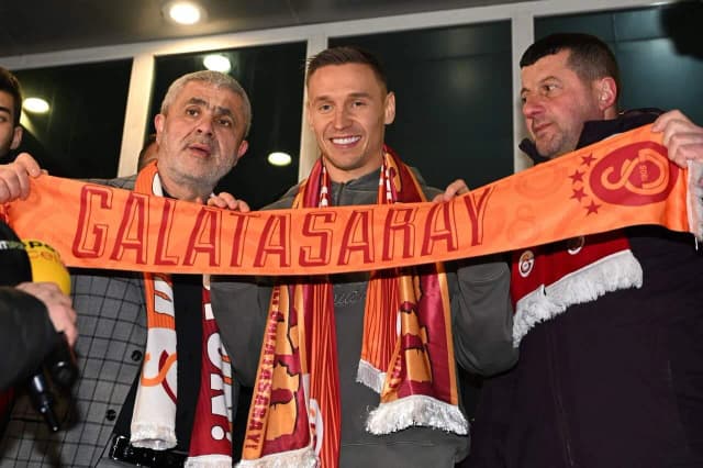 Przemysław Frankowski zarobki - ile naprawdę zarabia w Galatasaray? Przemysław Frankowski zarobki - ile naprawdę zarabia w Galatasaray?