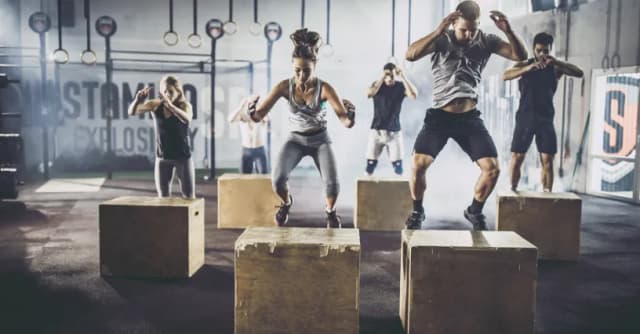 Na czym polega trening crossfit i jak zmienia Twoje ciało? Na czym polega trening crossfit i jak zmienia Twoje ciało?
